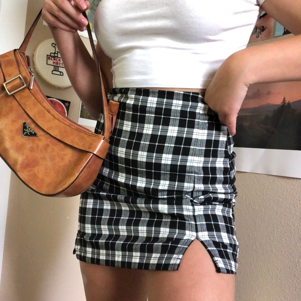 brandy melville cara skirt